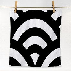 Circle White Black Face Towel