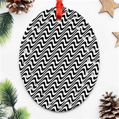 Black And White Waves Illusion Pattern Ornament (oval Filigree)