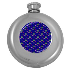 Christmas Pattern Round Hip Flask (5 Oz) by Valentinaart