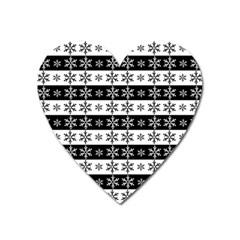 Snowflakes - Christmas Pattern Heart Magnet