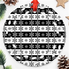 Snowflakes - Christmas pattern Ornament (Round Filigree)