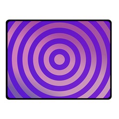 Circle Target Focus Concentric Fleece Blanket (small) by Celenk