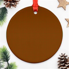 Classic Christmas Red And Green Houndstooth Check Pattern Round Ornament (two Sides)