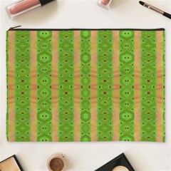 Seamless Tileable Pattern Design Cosmetic Bag (xxxl)  by Celenk