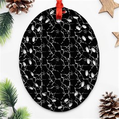 Black And White Textured Pattern Oval Filigree Ornament (Two Sides)