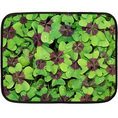 Luck Klee Lucky Clover Vierblattrig Fleece Blanket (mini) by Celenk