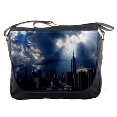 New York America New York Skyline Messenger Bags by Celenk