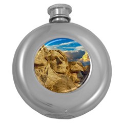 Monument President Landmark Round Hip Flask (5 Oz) by Celenk