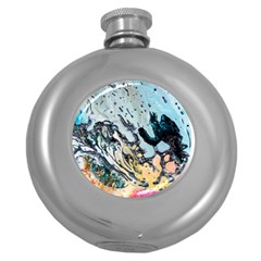 Abstract Structure Background Wax Round Hip Flask (5 Oz)