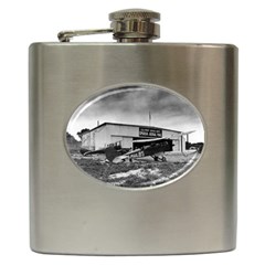 Omaha Airfield Airplain Hangar Hip Flask (6 oz)