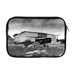 Omaha Airfield Airplain Hangar Apple MacBook Pro 17  Zipper Case