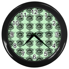 Three Women Green Wall Clocks (black)