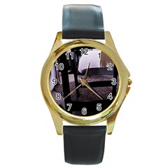 Colors And Fabrics 27 Round Gold Metal Watch