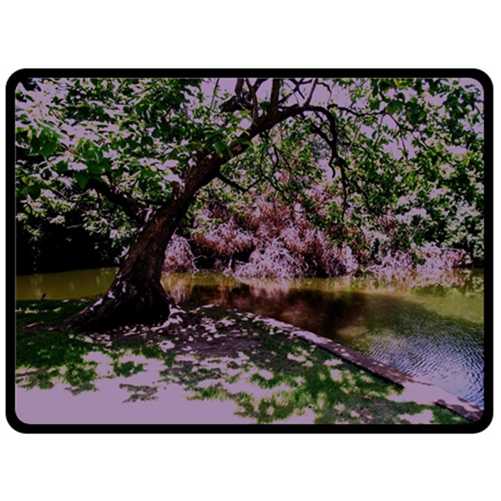 Old Tree 6 Fleece Blanket (Large) 