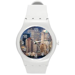 New York Skyline Manhattan Hudson Round Plastic Sport Watch (m) by Simbadda