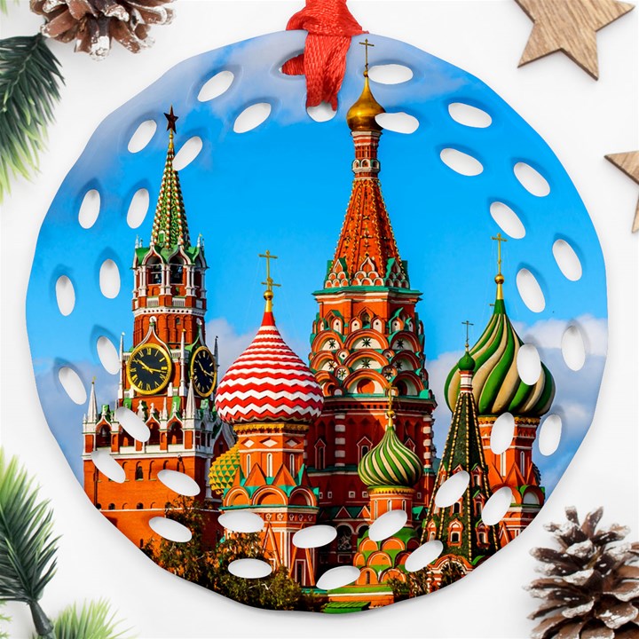 Moscow Kremlin and St. Basil Cathedral Ornament (Round Filigree)