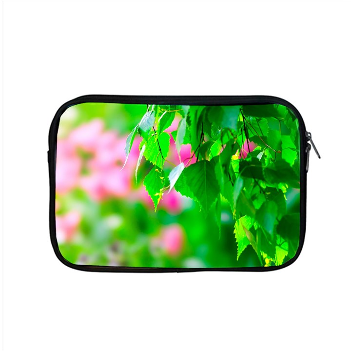 Green Birch Leaves, Pink Flowers Apple MacBook Pro 15  Zipper Case