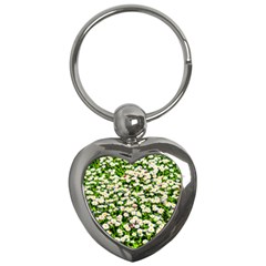 Green Field Of White Daisy Flowers Key Chains (heart)  by FunnyCow