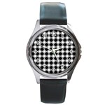 Square Diagonal Pattern Seamless Round Metal Watch Front