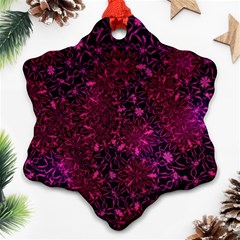 Retro Flower Pattern Design Batik Ornament (snowflake)