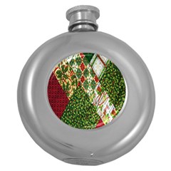 Christmas Quilt Background Round Hip Flask (5 Oz) by Wegoenart