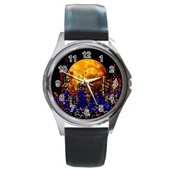 Skyline Frankfurt Abstract Moon Round Metal Watch by Wegoenart