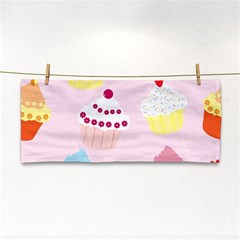 Cupcakes Wallpaper Paper Background Hand Towel by Pakrebo