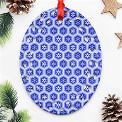 A Hexagonal Pattern Oval Filigree Ornament (Two Sides)