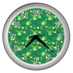 4 Leaf Clover Star Glitter Seamless Wall Clock (silver) by Pakrebo