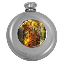 Flat Iron Building Architecture Round Hip Flask (5 Oz) by Pakrebo