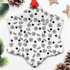 St Patricks day pattern Snowflake Ornament (Two Sides)