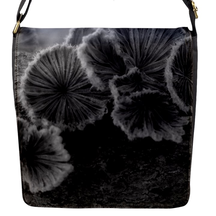 Tree Fungus Black and White Flap Closure Messenger Bag (S)