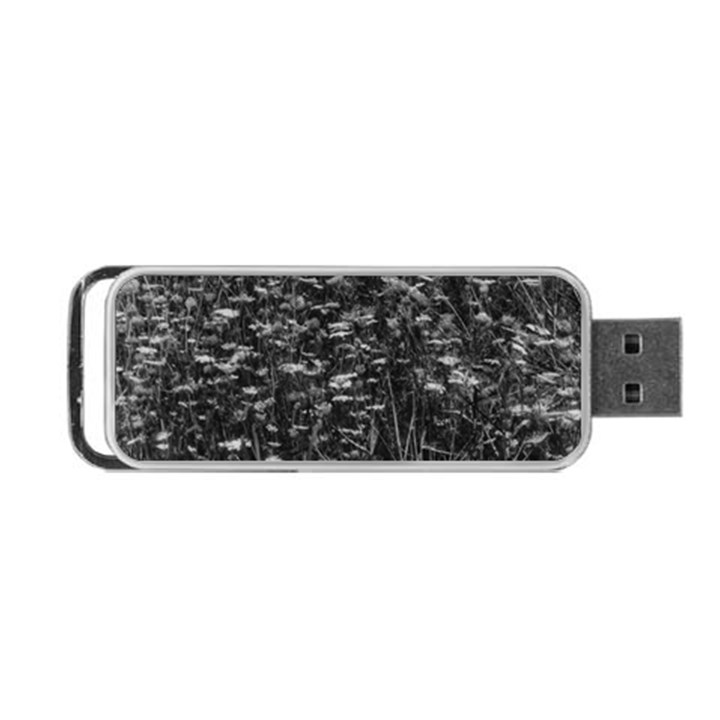 Black and White Queen Anne s Lace Hillside Portable USB Flash (One Side)