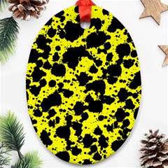 Black And Yellow Leopard Style Paint Splash Funny Pattern  Ornament (oval)