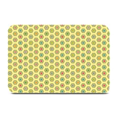 Hexagonal Pattern Unidirectional Yellow Plate Mats by HermanTelo