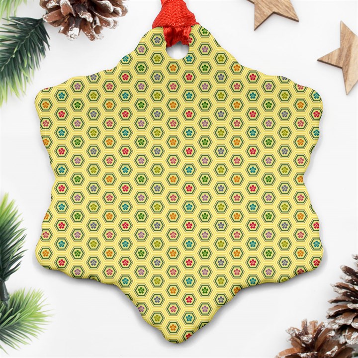 Hexagonal Pattern Unidirectional Yellow Ornament (Snowflake)