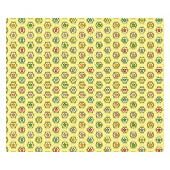 Hexagonal Pattern Unidirectional Yellow Double Sided Flano Blanket (small) 