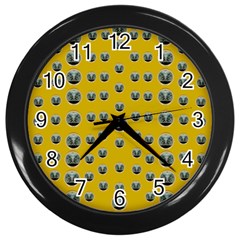 Mistletoe In Wood Wall Clock (black)