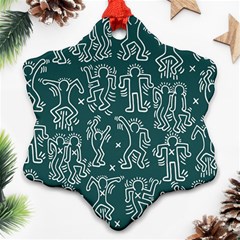 Doodle Pattern Ornament (snowflake)