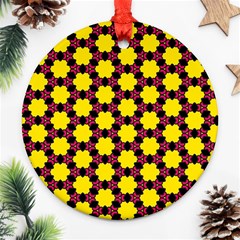 Pattern Colorful Background Texture Ornament (round) by Nexatart