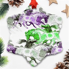 Horse Animal World Green Ornament (snowflake)