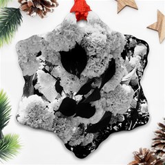 Black And White Snowballs Snowflake Ornament (two Sides)