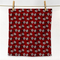 Daisy Red Face Towel