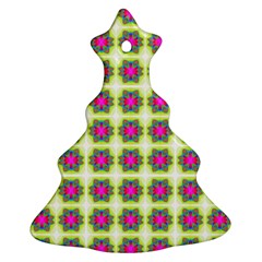 Seamless Geometric Blur Lines Ornament (christmas Tree) 