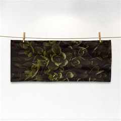 Green Leafy Plant Hand Towel by Pakrebo