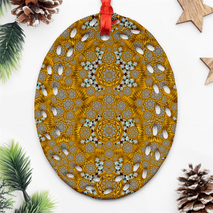 A Star In Golden Juwels Ornament (Oval Filigree)