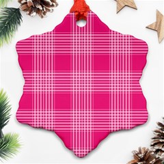 Checks 316856 960 720 Ornament (snowflake)