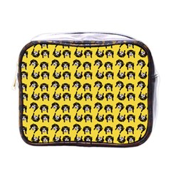 Retro Girl Daisy Chain Pattern Yellow Mini Toiletries Bag (One Side)