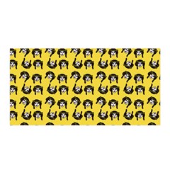 Retro Girl Daisy Chain Pattern Yellow Satin Wrap