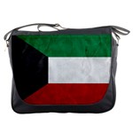 Grunge Kuwait Flag Messenger Bag Front